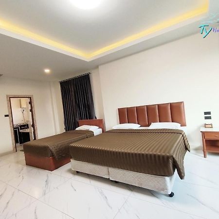 Ty Holiday Resort Pattaya Exteriör bild